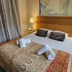 Place De L\'Etoile, Wagram With Ac